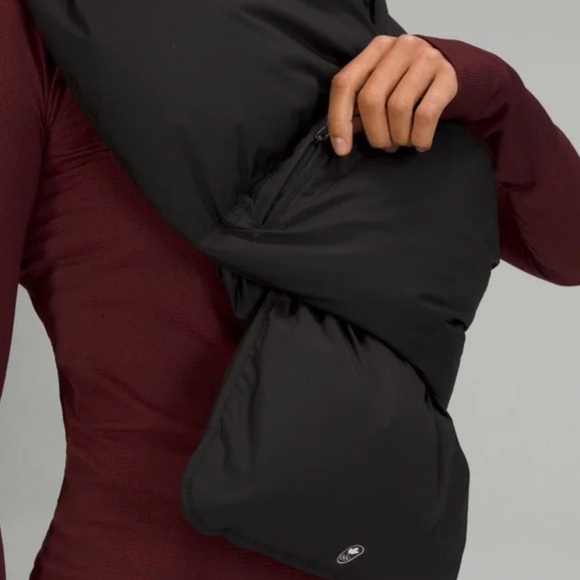 Lululemon x Team Canada down filled insulated quilted scarf - Picture 2 of 8